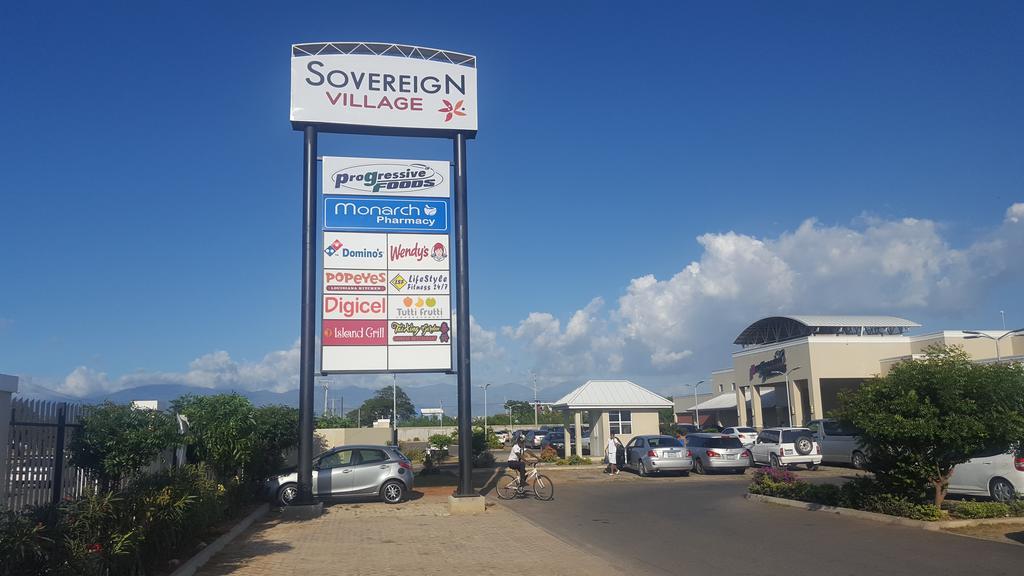 The Oasis I, Portmore Country Club Exterior photo