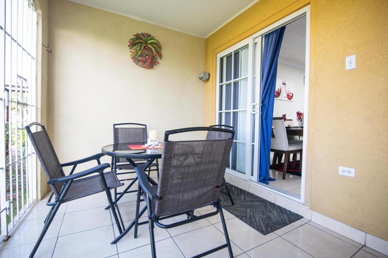 The Oasis I, Portmore Country Club Exterior photo