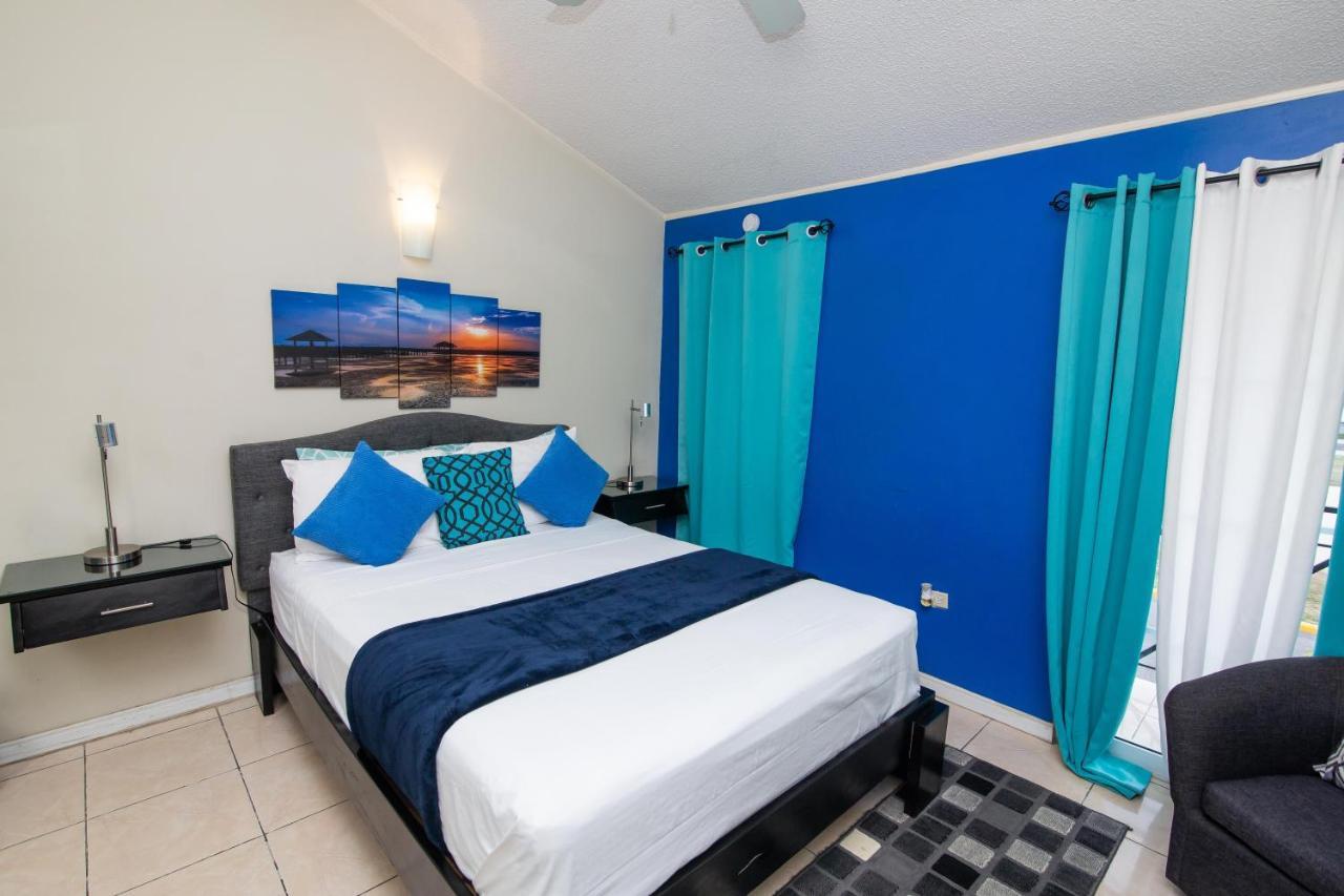 The Oasis I, Portmore Country Club Exterior photo