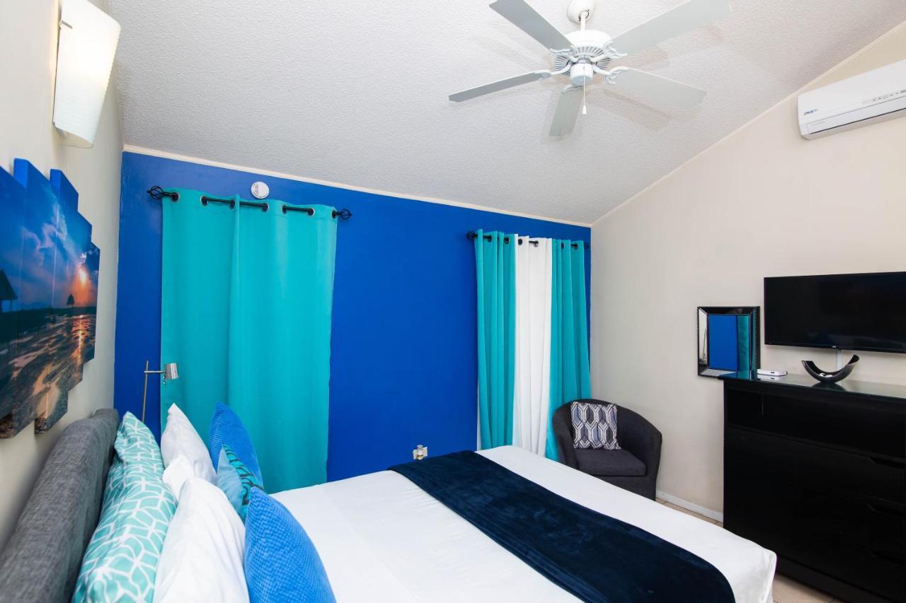 The Oasis I, Portmore Country Club Exterior photo