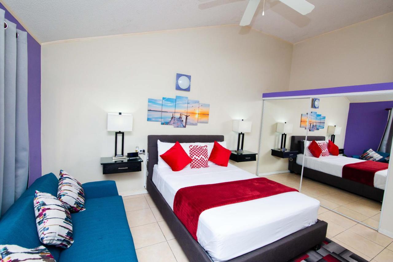 The Oasis I, Portmore Country Club Exterior photo
